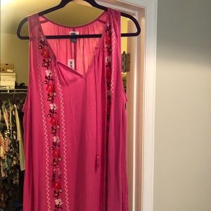 NWT Old Navy Embroidered Top